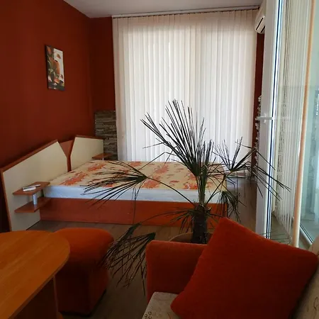 New Purple Building Lägenhetshotell